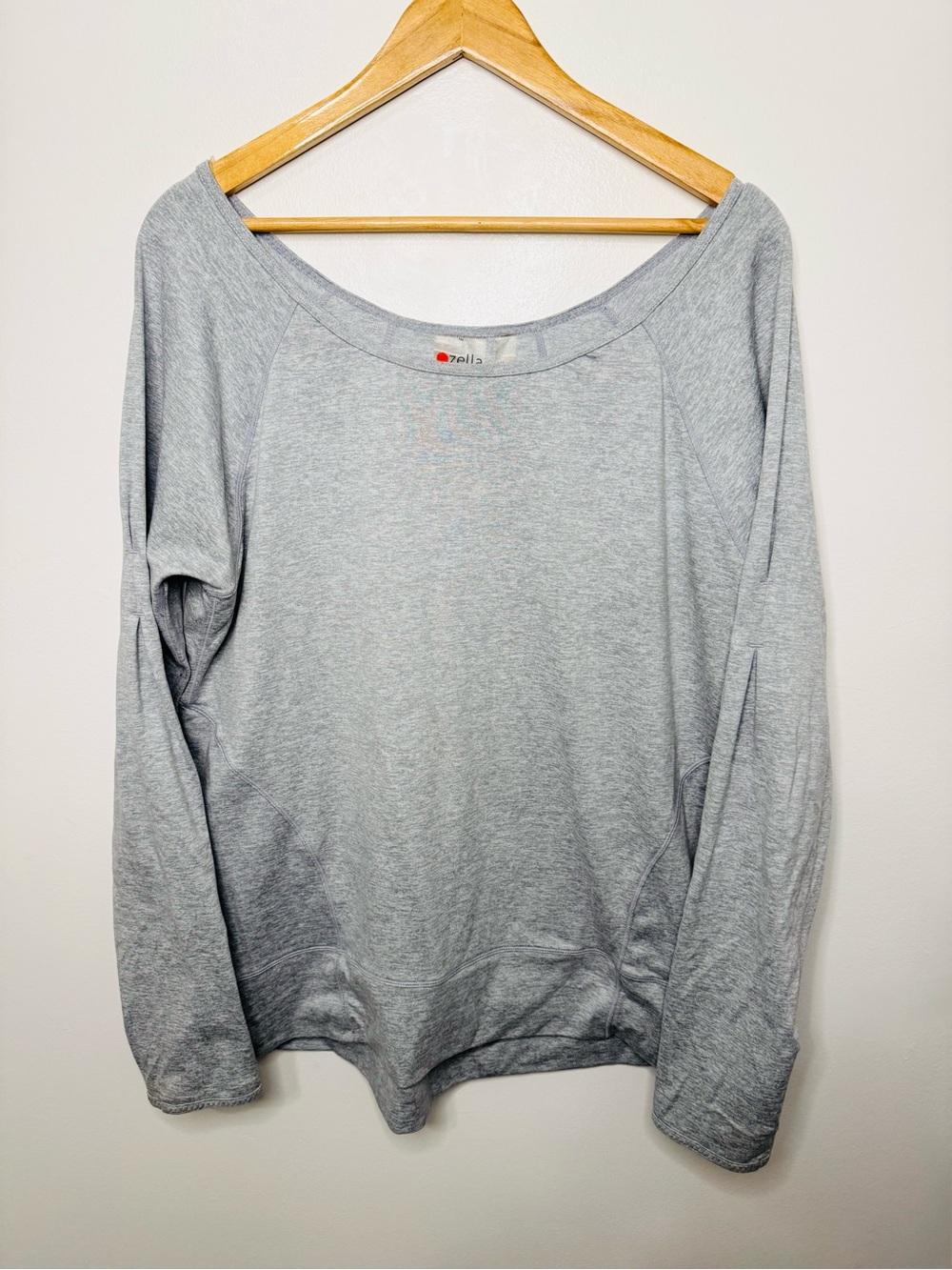 Zella Light Gray Scoop-Neck Long Sleeve Athletic Sweatshirt